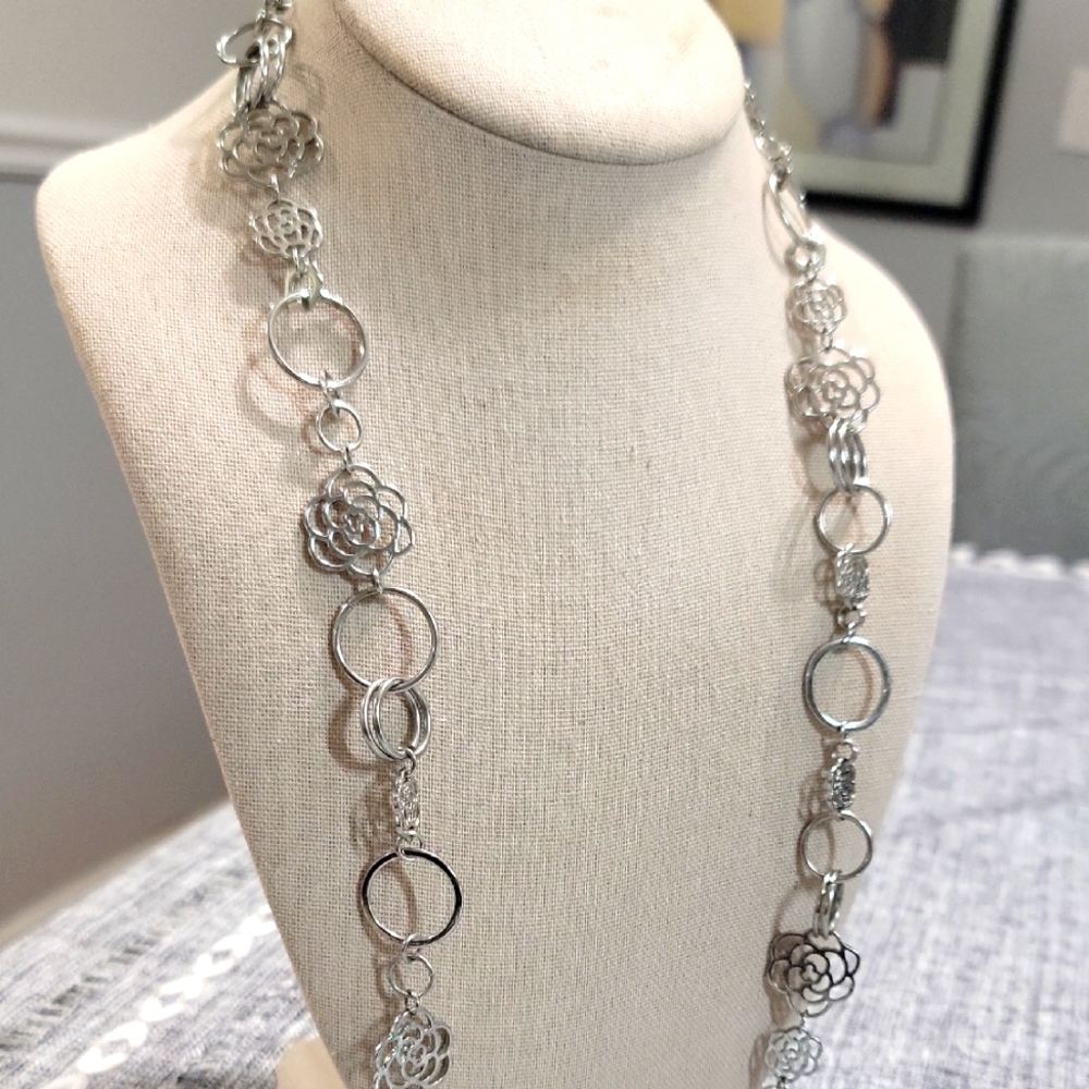 Cottagecore Elegant Silver Tone Floral Necklace 30" NWOT